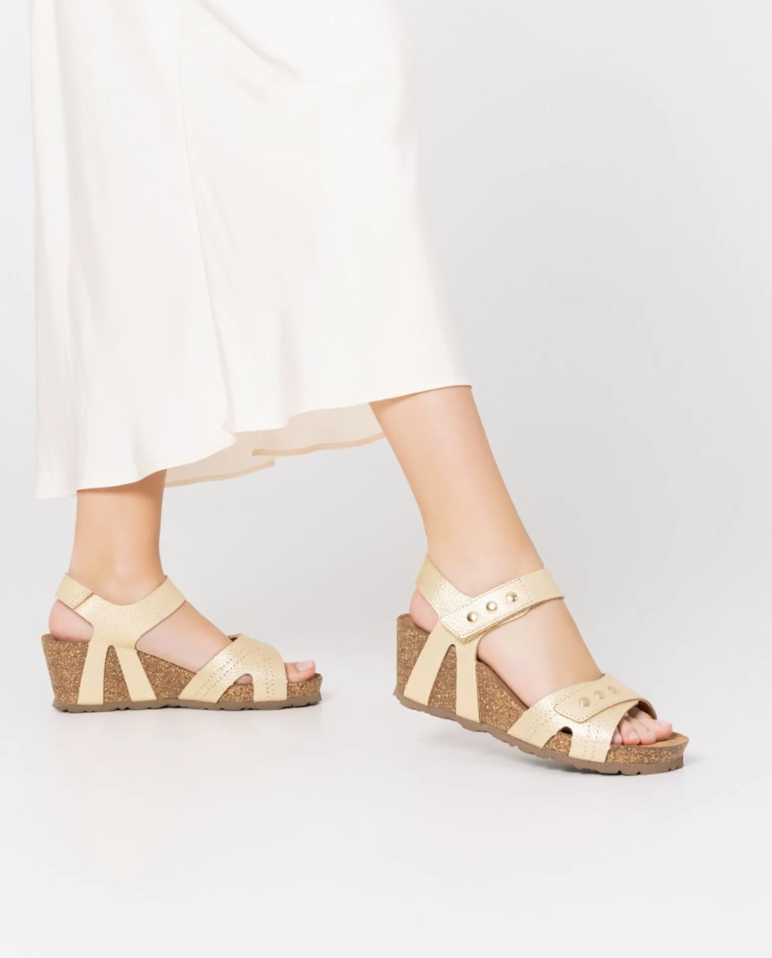Sandalia Cuña Cadiz 303 Dorado