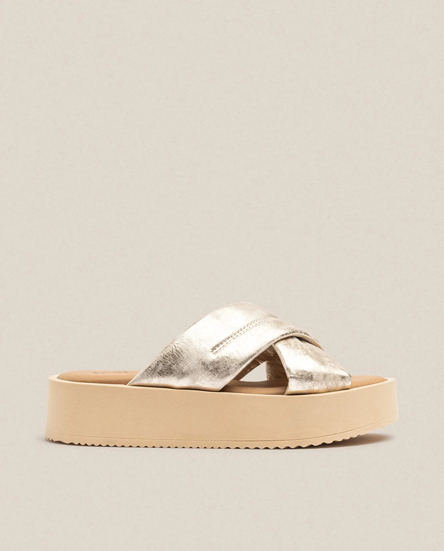 Sandalia De Plataforma CARMEN-004 Dorado