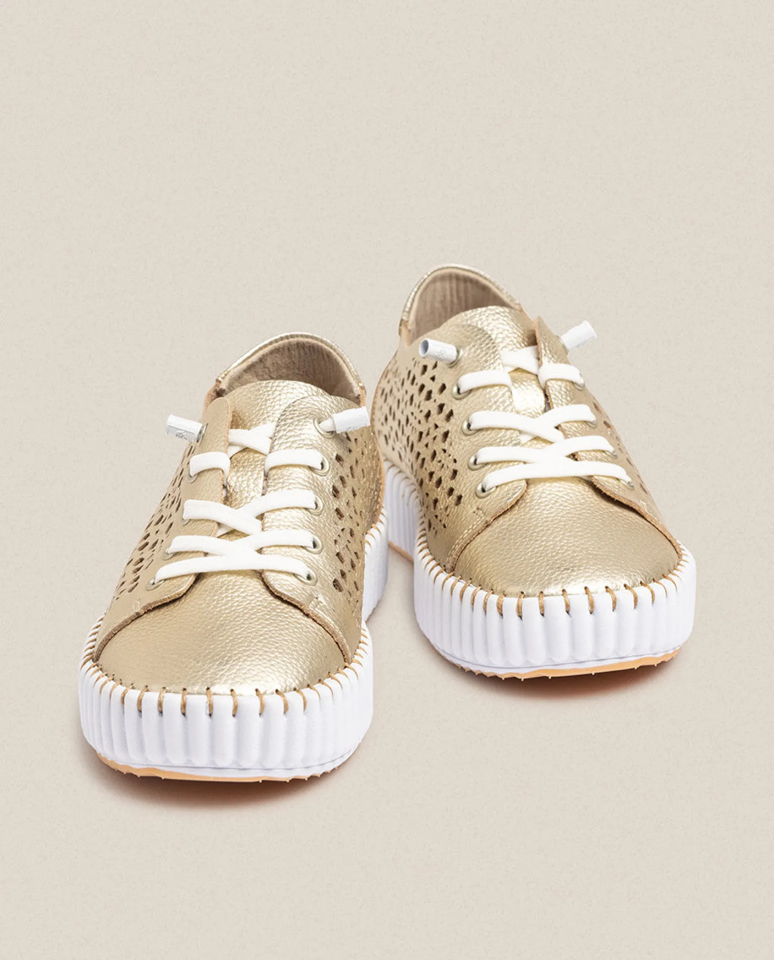 Zapato Plano Sintra 002 Dorado